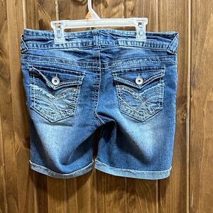 Classic Blue Jean Shorts with Embroidered Pockets